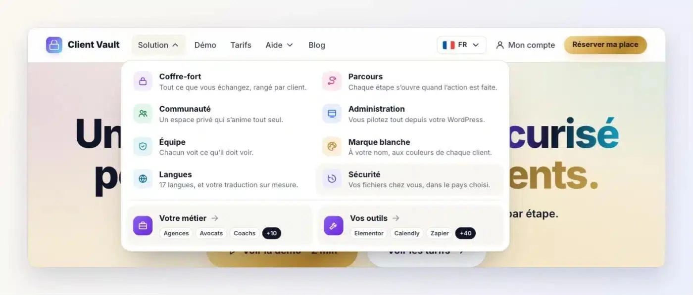 Le menu Solution de clientvault.pro : coffre-fort, parcours, communauté, administration, équipe, marque blanche, langues et sécurité